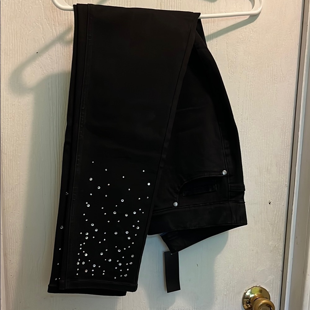 Issac mizrahi size 6 Women's black studded Jeans - Picture 2 of 6